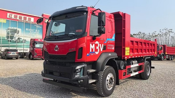 极限工况硬核担当，乘龙M3 4×2极限自卸浑身“挣”能量